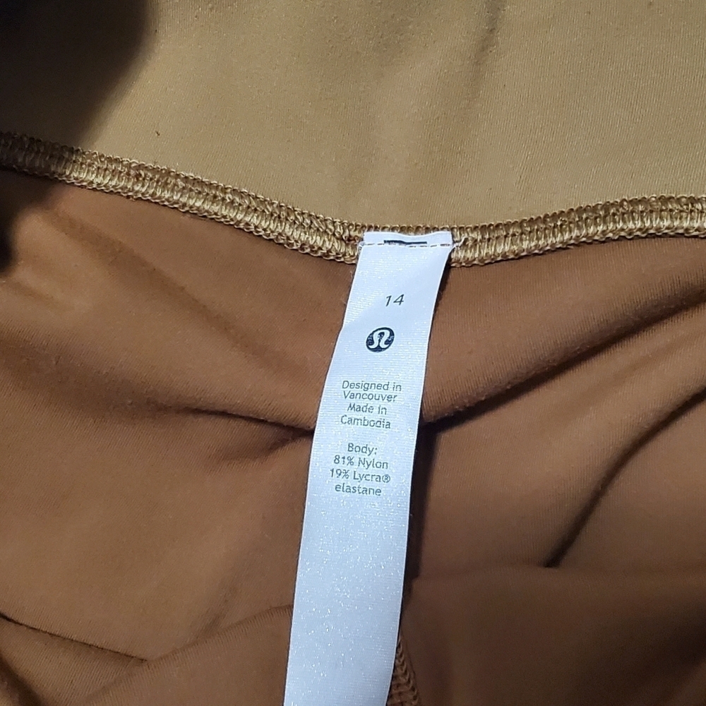 Lululemon leggings - Picture 5 of 10
